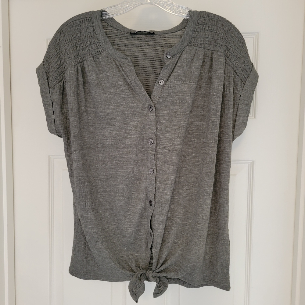 Cable & Gauge Women's Button-Down Blouse with Knot Detail in Sage Green